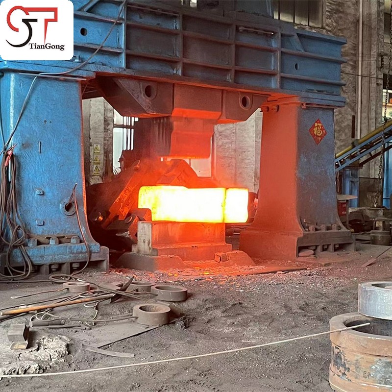 鍛造 vs. 鑄造：風(fēng)電、港機(jī)與工業(yè)齒輪箱等大型部件為何優(yōu)選鍛件？